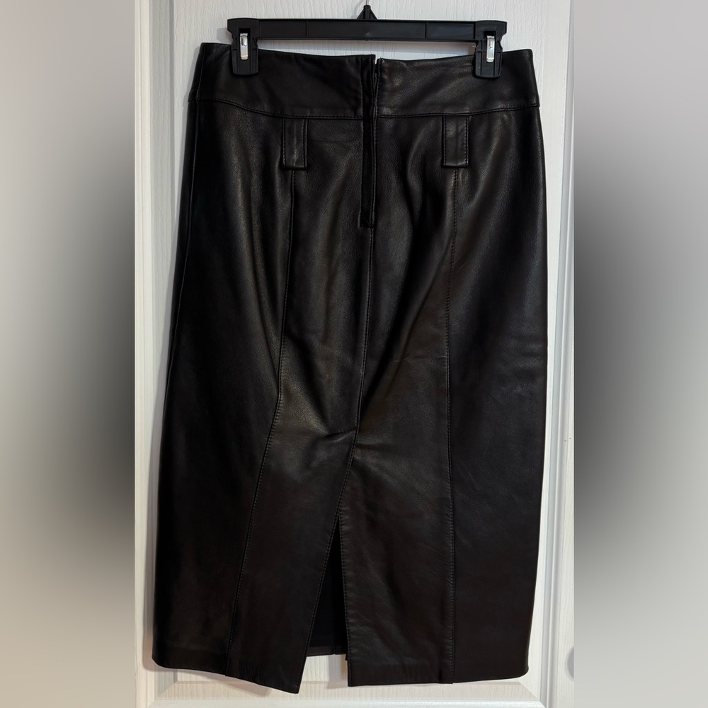 Danier Italian Leather Midi Lined Back Slit Zipper Closure Black Skirt Size 4 - Picture 4 of 12